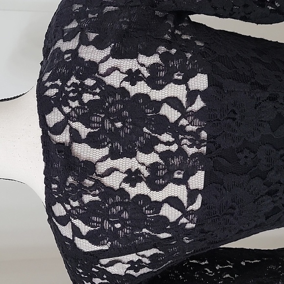 Broadway & Broome Size 0 Black Lace "Little Black Dress" Lined with Slip Dress. - Picture 6 of 15